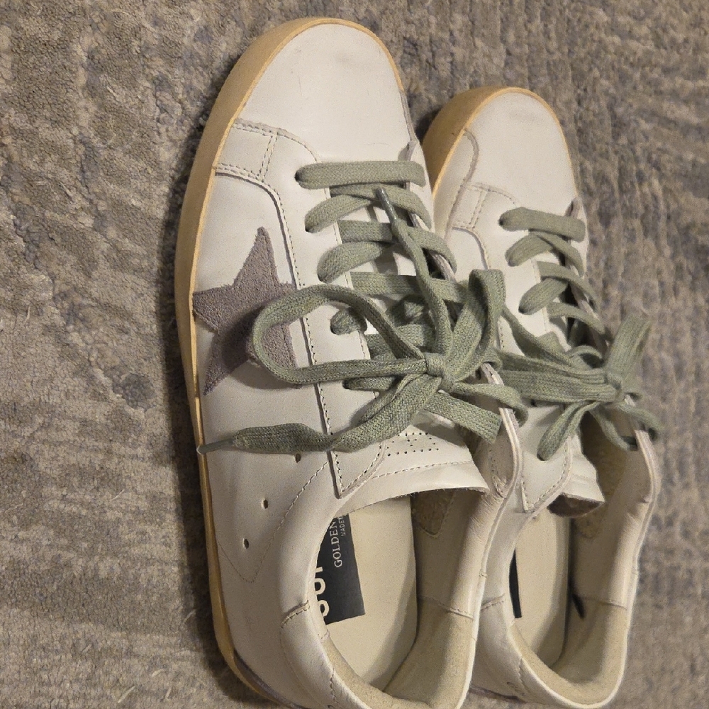 Golden Goose Sneakers with Grey Laces and Star Design - Picture 2 of 6